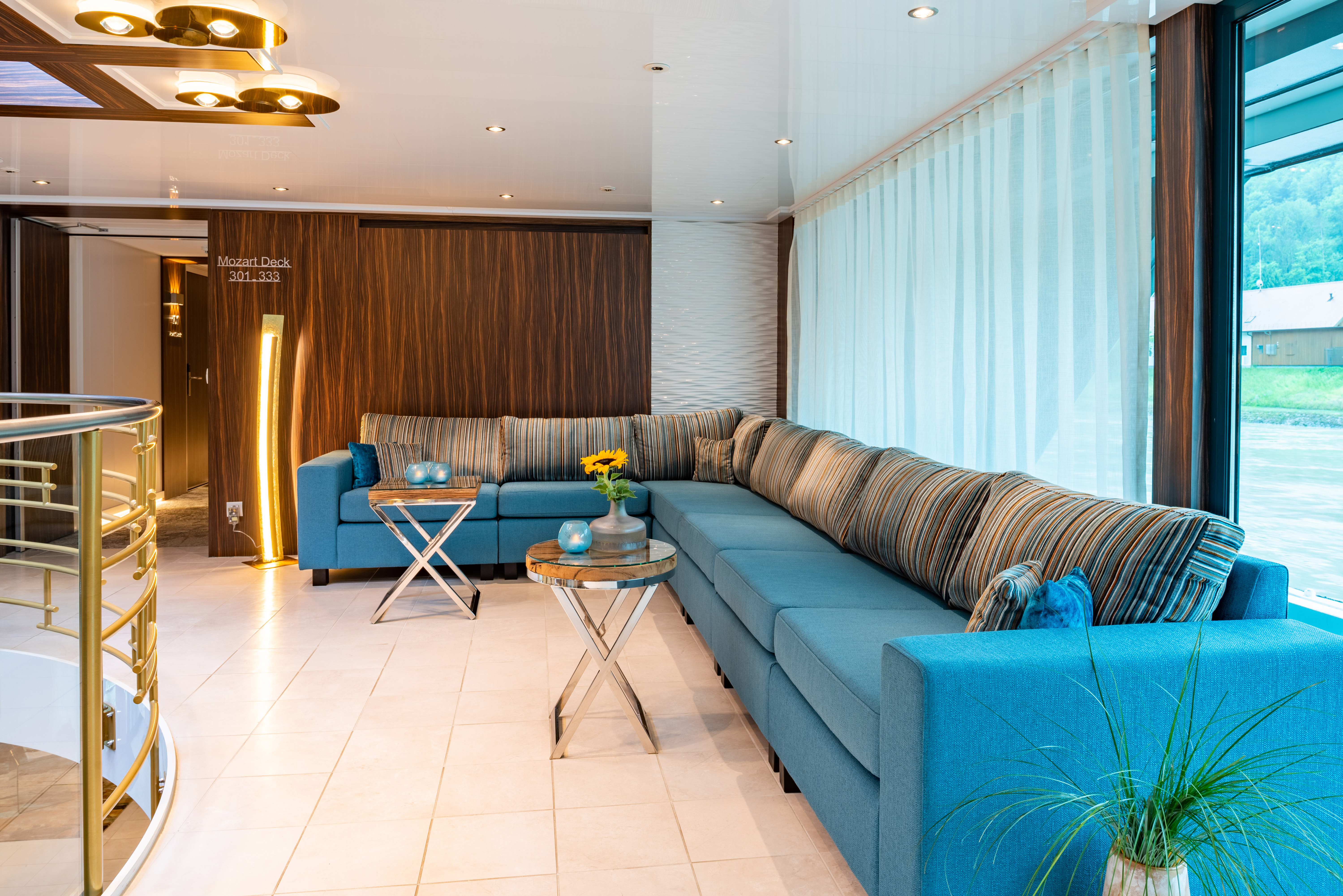 Amadeus River Cruises - Amadeus Star - Entertainment - Common Area.jpg